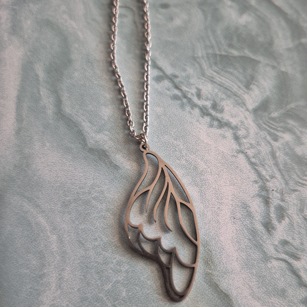 Elegant Silver Wing Pendant Necklace